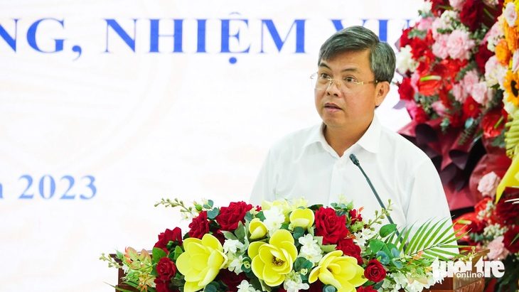 Cần siết chặt tour, tuyến chui để phát triển du lịch Phú Quốc- Ảnh 1. Ông Nguyễn Lưu Trung - phó chủ tịch UBND tỉnh Kiên Giang - đề nghị Sở Du lịch phối hợp các đơn vị liên quan tăng cường thanh tra, kiểm tra các mặt hạn chế du lịch ở Phú Quốc, Nam Du, Hòn Sơn để phục vụ khách tốt hơn - Ảnh: CHÍ CÔNG