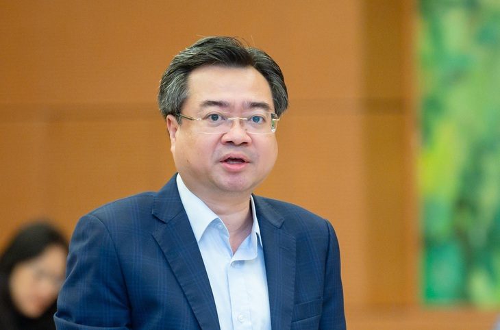 Bộ trưởng Bộ Xây dựng Nguyễn Thanh Nghị vừa thừa ủy quyền Thủ tướng ký văn bản số 333 về việc đính chính nghị định 35 sau gần 1 tháng ban hành - Ảnh: Q.H. Bộ trưởng Bộ Xây dựng Nguyễn Thanh Nghị - Ảnh: GIA HÂN