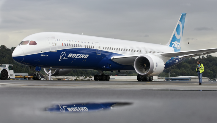 Boeing phát hiện sự cố ốc vít trên thân giữa máy bay 787 Dreamliner- Ảnh 1. Một chiếc 787-9 Dreamliner của Boeing - Ảnh: NBC News