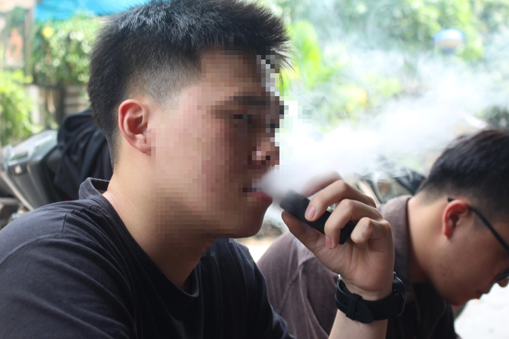 Thuốc lá điện tử gây hại đến sức khỏe - Ảnh: D.LIỂU Thuốc lá điện tử gây hại đến sức khỏe - Ảnh: D.LIỄU