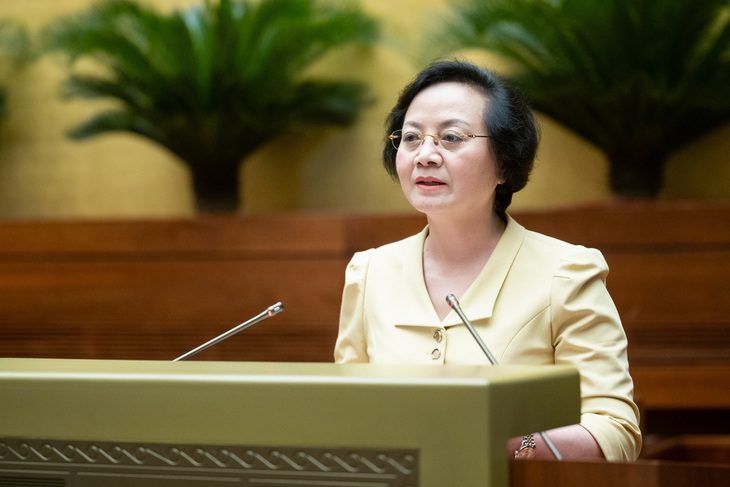 Bộ trưởng Phạm Thị Thanh Trà trình Quốc hội đề xuất tăng lương cơ sở, lương hưu, trợ cấp từ 1-7- Ảnh 1. Bộ trưởng Bộ Nội vụ Phạm Thị Thanh Trà - Ảnh: PHẠM THẮNG