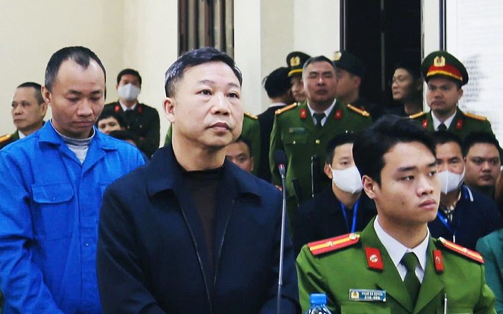 Bị cáo Lưu Bình Nhưỡng: 'Không đấu tranh trả lại tiền là một sai lầm lớn trong cuộc đời' - Ảnh 1. Ông Lưu Bình Nhưỡng: 'Chưa bao giờ gợi ý ai về tiền bạc, đây là phong cách cả cuộc đời tôi' - Ảnh 1.